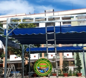 Thi công mái xếp cho trường học 